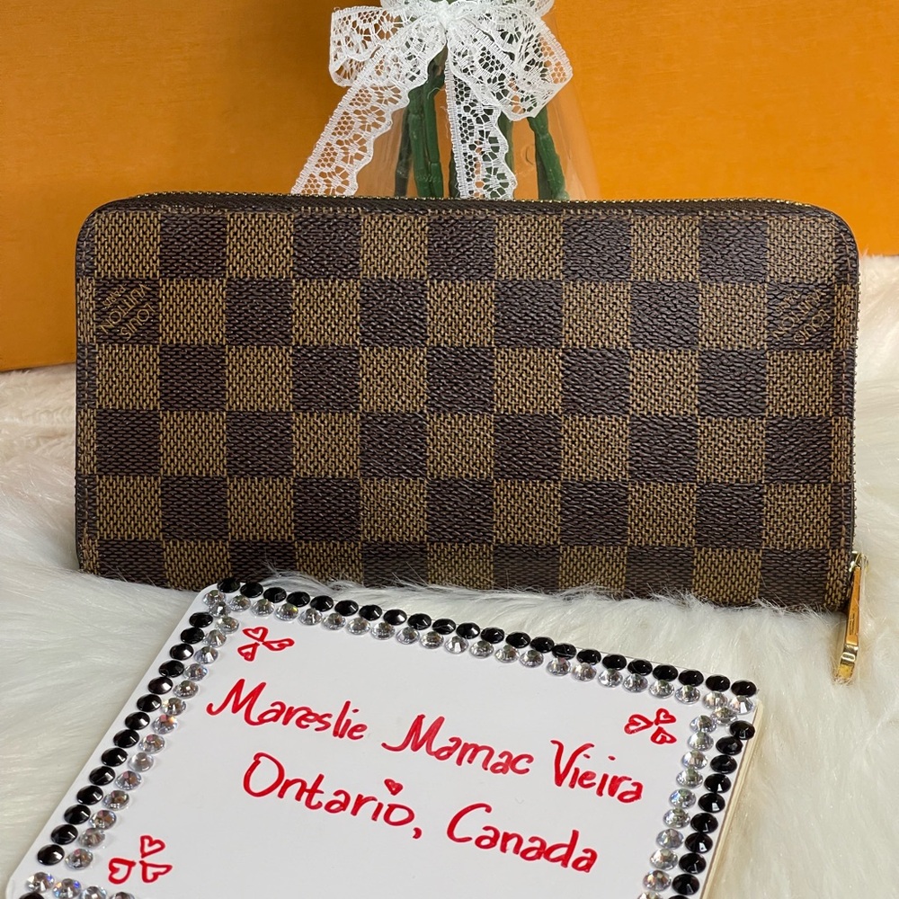 ❌SOLD❌

🌸Damier Ebene Zippy Zip Around Long Wallet
